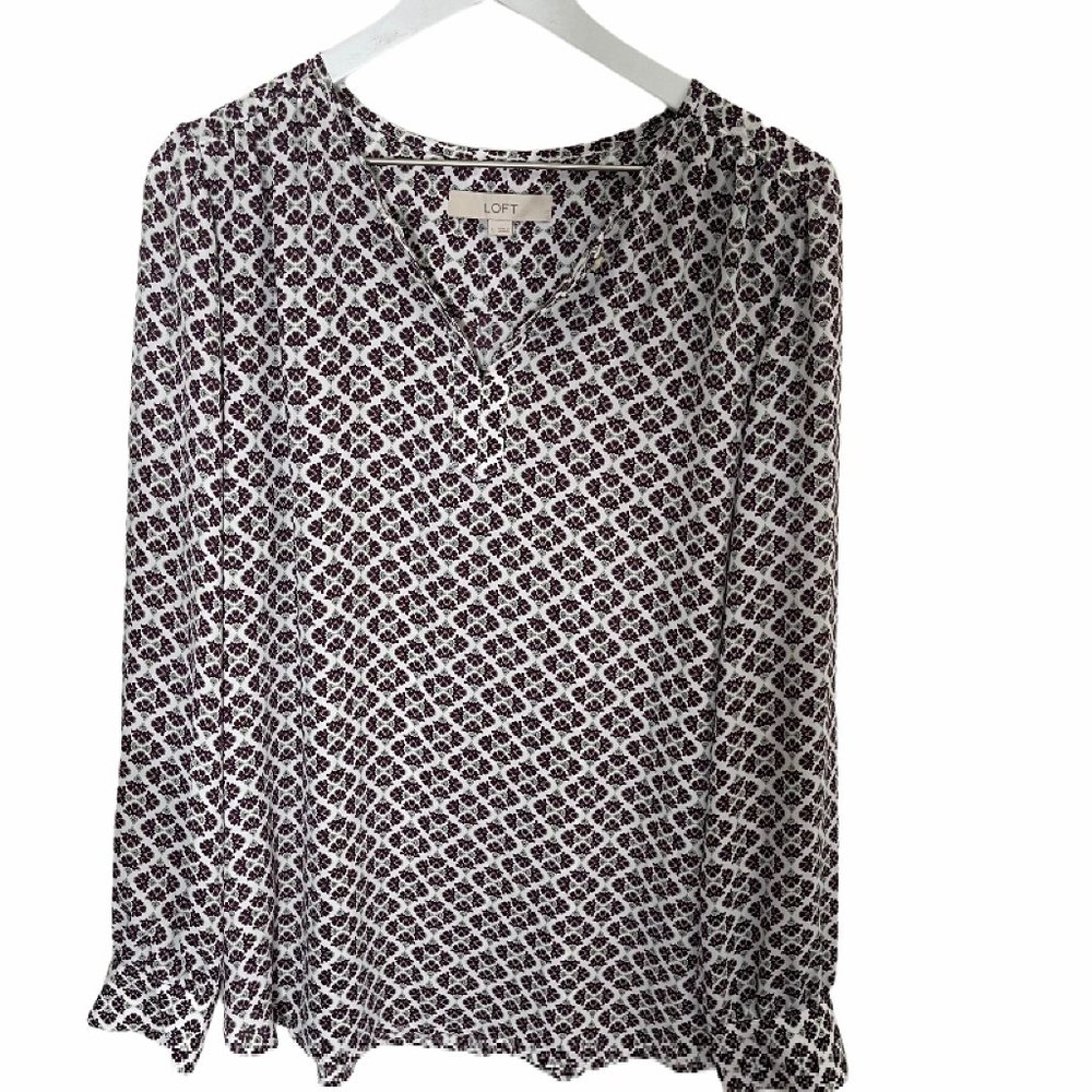 ANN TAYLOR LOFT Long Sleeve floral blouse Size Lar